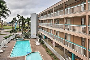 Corpus Christi 'surfside Suite' w/ Beach Access!