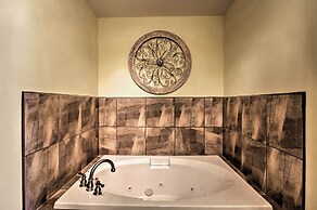 Sevierville Resort Retreat ~ 2 Mi to Pigeon Forge!