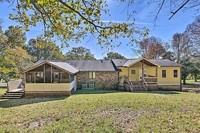 Mt Juliet Getaway w/ Yard: 22 Mi to Nashville