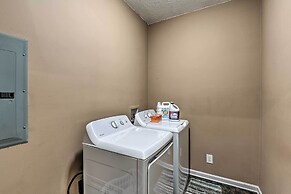 Mt Juliet Getaway w/ Yard: 22 Mi to Nashville