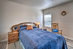 Pet-friendly Retreat - 1 Block to Colorado River!