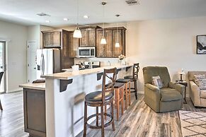 Pet-friendly Retreat - 1 Block to Colorado River!