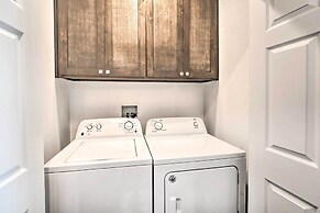 Pet-friendly Retreat - 1 Block to Colorado River!