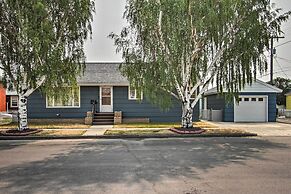 Nostalgic & Retro Anaconda Home, Walk to Town