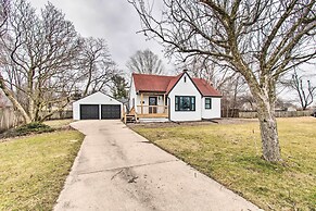 Pet-friendly Uptown Normal Home: Steps to ISU