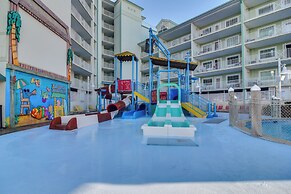 Waterfront Condo w/ Water Park, Walk to the Beach!