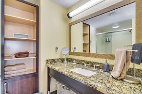 Waterfront Condo w/ Water Park, Walk to the Beach!