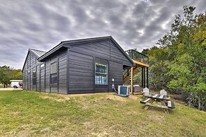 Graford Cabin w/ Rooftop Deck & Lake Views!