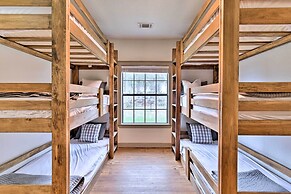 Graford Cabin w/ Rooftop Deck & Lake Views!