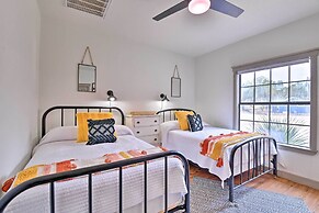 Graford Cabin w/ Rooftop Deck & Lake Views!