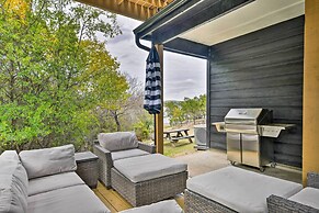 Graford Cabin w/ Rooftop Deck & Lake Views!