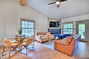 Graford Cabin w/ Rooftop Deck & Lake Views!