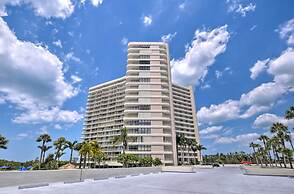 Cozy Coastal Condo w/ Pool Access: Steps to Beach!