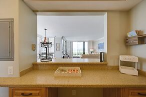 Cozy Coastal Condo w/ Pool Access: Steps to Beach!