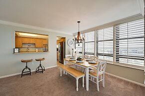 Cozy Coastal Condo w/ Pool Access: Steps to Beach!