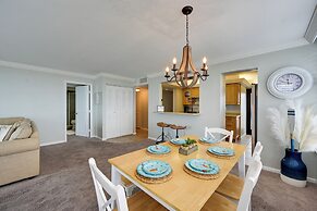 Cozy Coastal Condo w/ Pool Access: Steps to Beach!