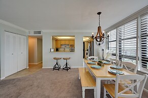 Cozy Coastal Condo w/ Pool Access: Steps to Beach!
