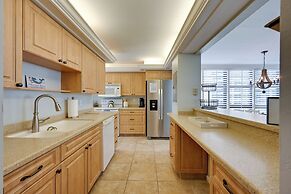 Cozy Coastal Condo w/ Pool Access: Steps to Beach!