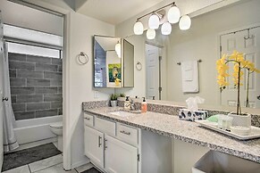 Mountain-view Tucson Condo w/ Outdoor Pools!