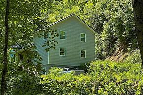 Peaceful North Carolina Retreat With Game Room!