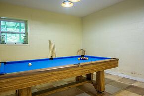 Peaceful North Carolina Retreat With Game Room!