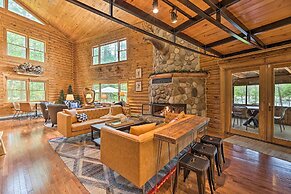 Luxe Riverfront Lodge: Group Wine and Ski Retreats