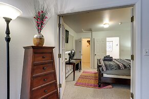 Waterfront Apt, Walk to Town & Coastal Trail!