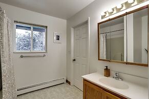 Waterfront Apt, Walk to Town & Coastal Trail!