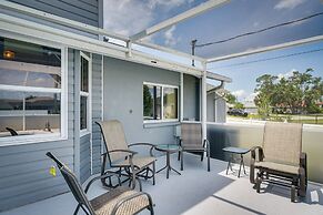 Port Charlotte Vacation Rental: Screened-in Lanai!