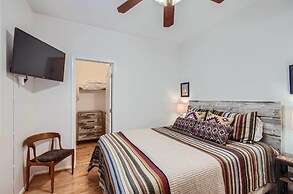 Heated Pool, Gas Grill & Yard: Phoenix Retreat!