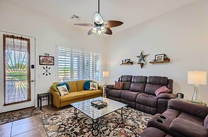 Heated Pool, Gas Grill & Yard: Phoenix Retreat!