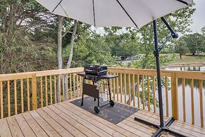 Peaceful Waterfront Studio 16 Mi to Greenville!