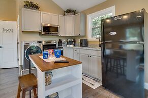 Peaceful Waterfront Studio 16 Mi to Greenville!