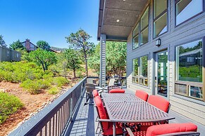 Hot Tub + Deck: Mtn-view Pine Getaway!