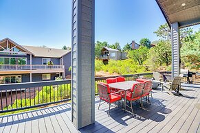 Hot Tub + Deck: Mtn-view Pine Getaway!
