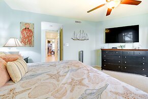 Balcony, Pool & Hot Tub: Little River Condo!