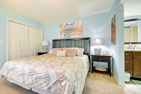 Balcony, Pool & Hot Tub: Little River Condo!