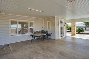 Lamesa Vacation Rental w/ Covered Patio & Fire Pit