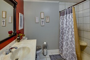 Lamesa Vacation Rental w/ Covered Patio & Fire Pit