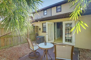 Breezy Cape Canaveral Townhome ~ 1 Mi to Beach!