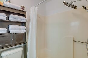 Breezy Cape Canaveral Townhome ~ 1 Mi to Beach!