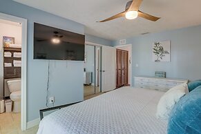 Breezy Cape Canaveral Townhome ~ 1 Mi to Beach!