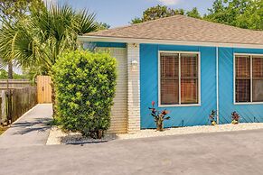 Gulf Breeze Vacation Rental for 2 w/ Pool Access!