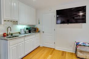 Gulf Breeze Vacation Rental for 2 w/ Pool Access!