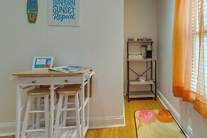 Gulf Breeze Vacation Rental for 2 w/ Pool Access!