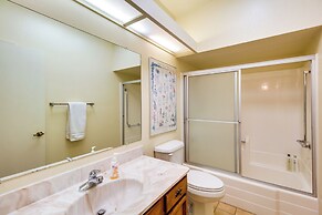 Green Valley Abode w/ Pool Access & Mtn Views