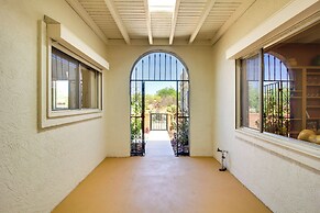 Green Valley Abode w/ Pool Access & Mtn Views