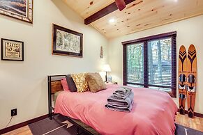 Northwoods Cabin w/ Lake Access & Boat Dock
