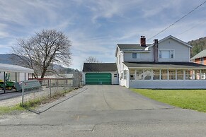 Scenic Home on the Delaware River, Pet-friendly!