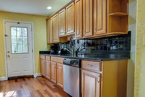 1 Mi to to M&T Bank Stadium: Home w/ Rooftop Patio